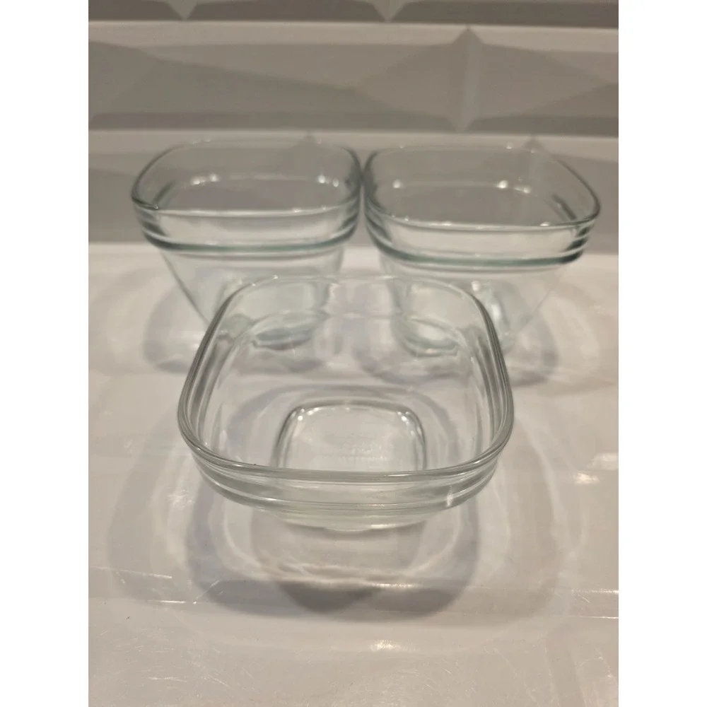 Rubbermaid Glass Food Storage Containers Lot - 2 - 1.5 Cup, 1 - 1 Cup & 5 Lids